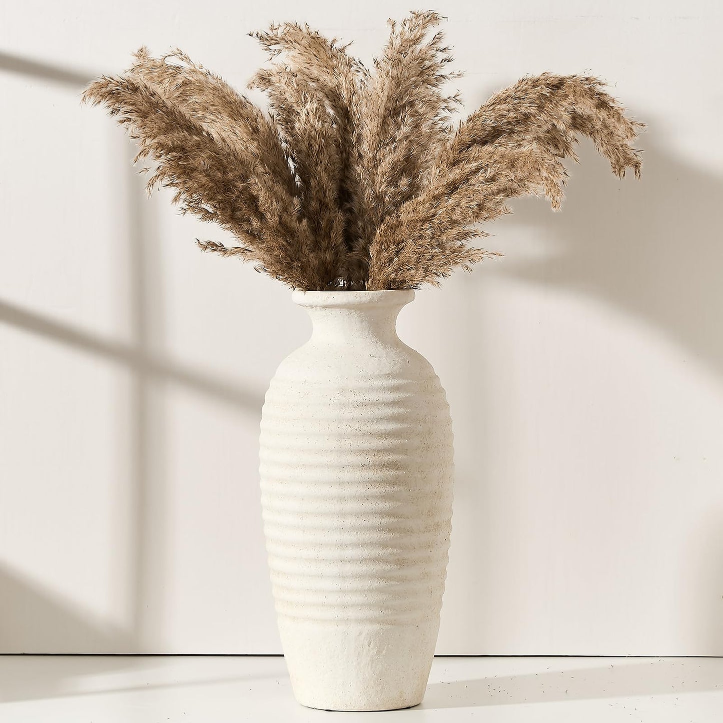 White rustic decor: Vaseking Off-white farmhouse vase