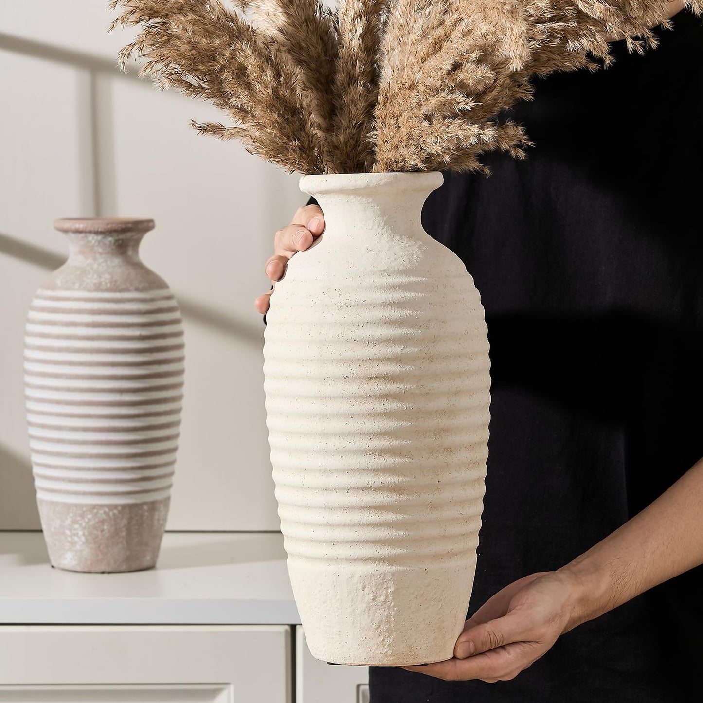 White rustic decor: Vaseking Off-white farmhouse vase